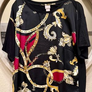 Chico's Black and Gold Short Sleeve Top